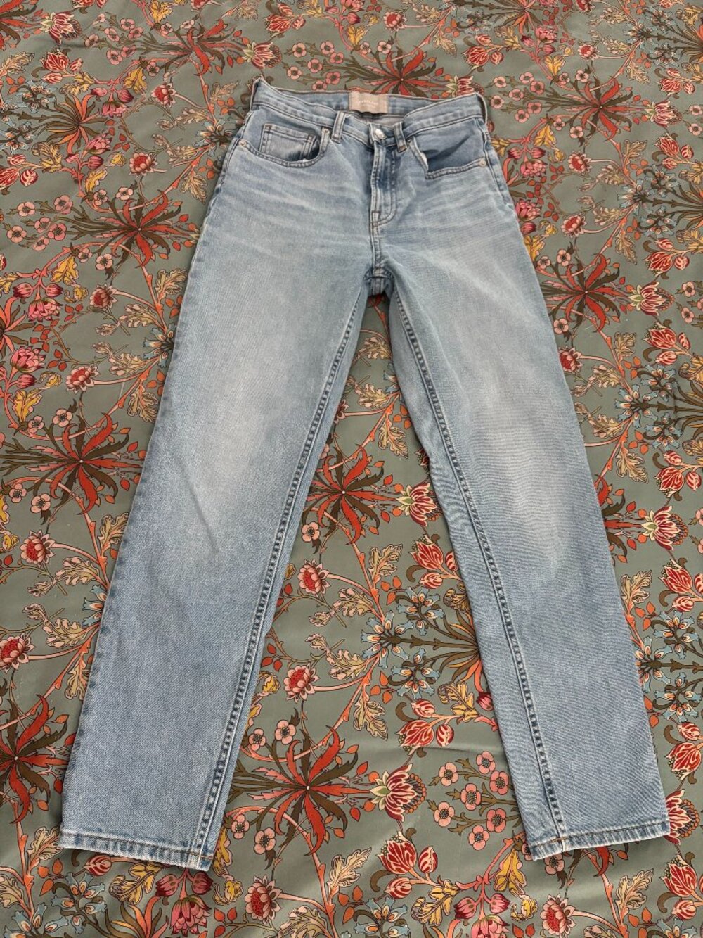 Everlane - The Cheeky Jean (25)